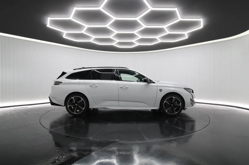 Peugeot e-308 SW