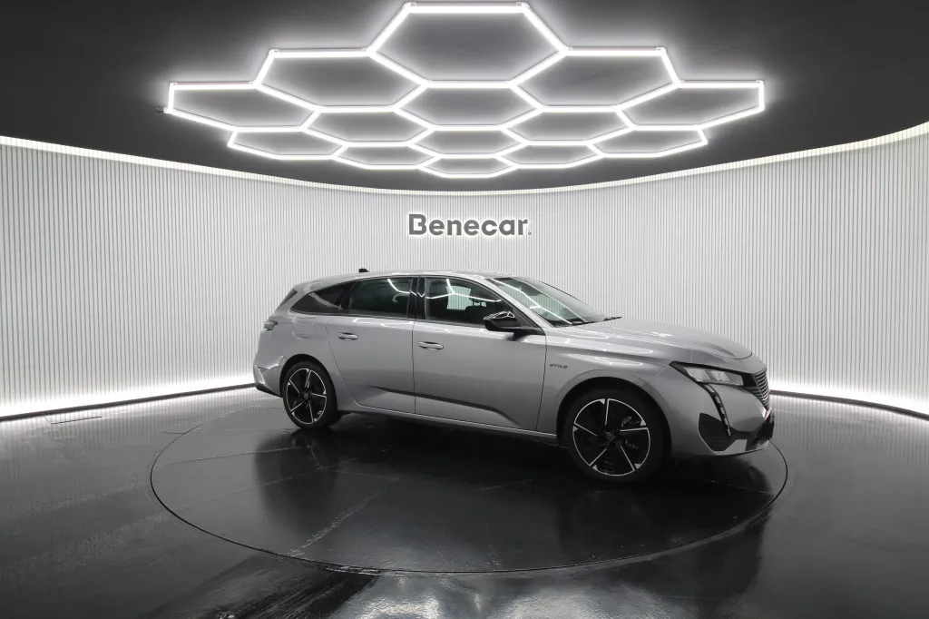 Peugeot e-308 SW