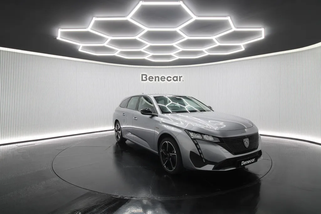 Peugeot e-308 SW