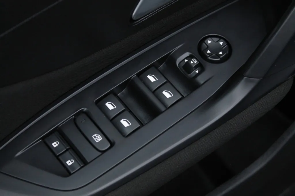 Peugeot e-308 SW
