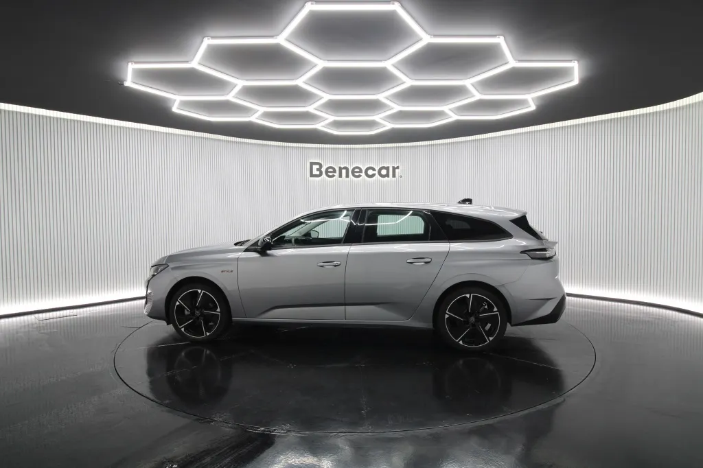 Peugeot e-308 SW