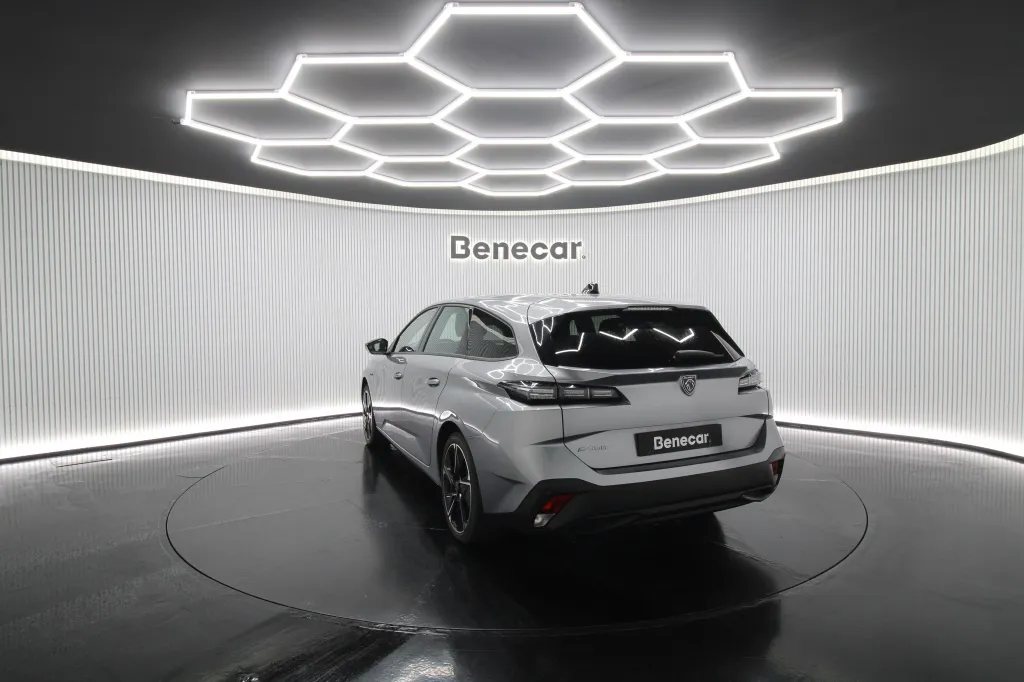 Peugeot e-308 SW