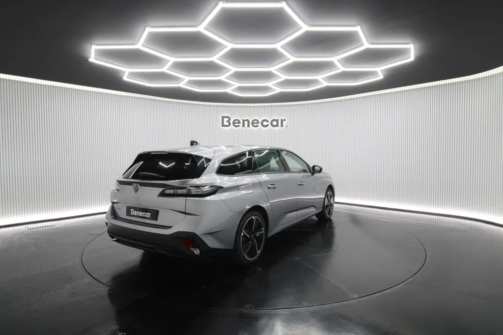 Peugeot e-308 SW