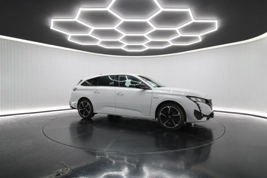 Peugeot e-308 SW