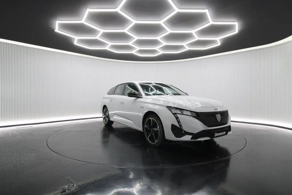 Peugeot e-308 SW