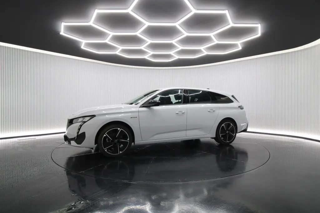 Peugeot e-308 SW