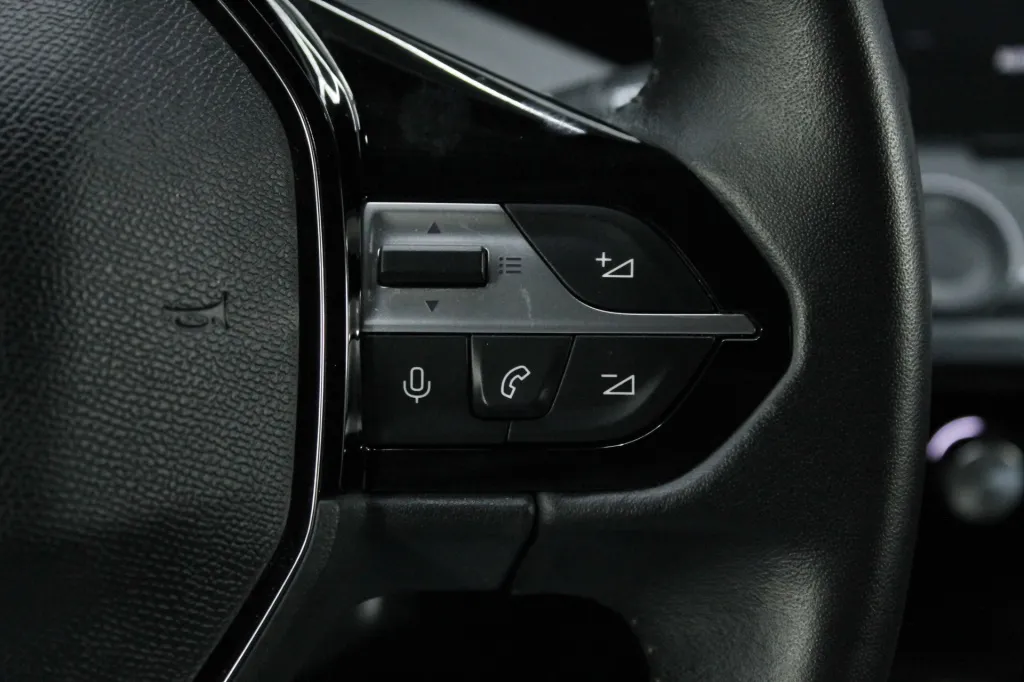 Peugeot e-308 SW