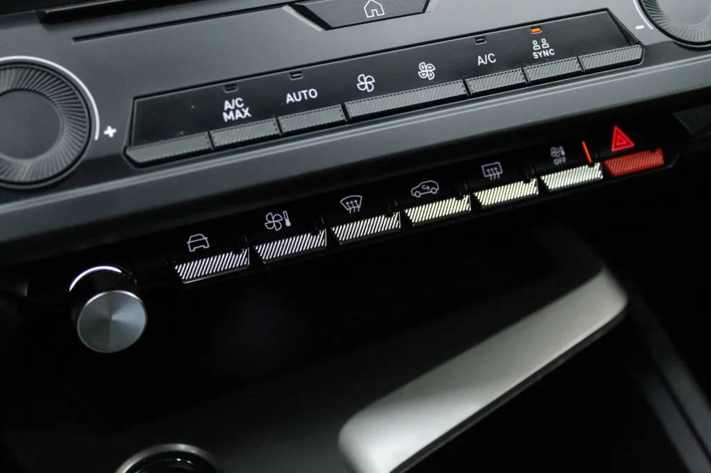 Peugeot e-308 SW