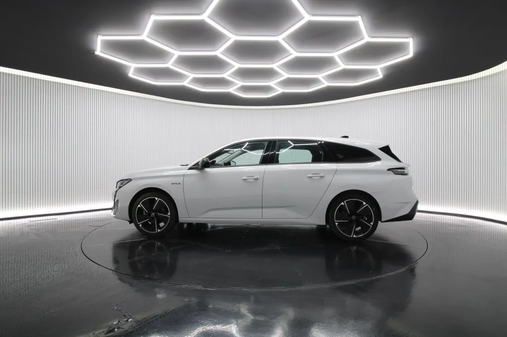 Peugeot e-308 SW