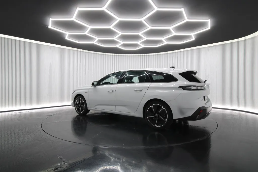 Peugeot e-308 SW