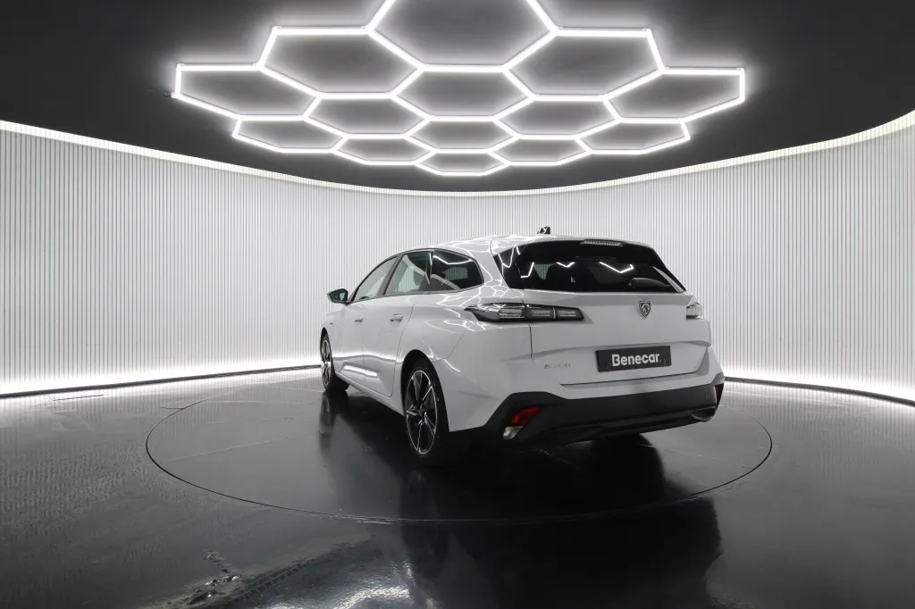 Peugeot e-308 SW