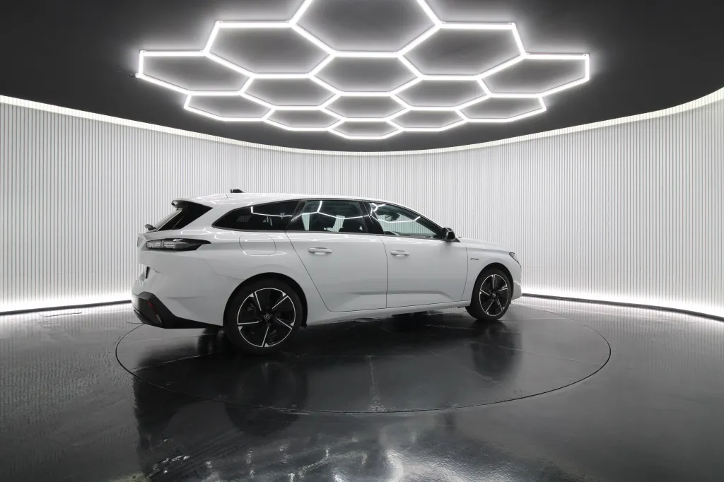 Peugeot e-308 SW