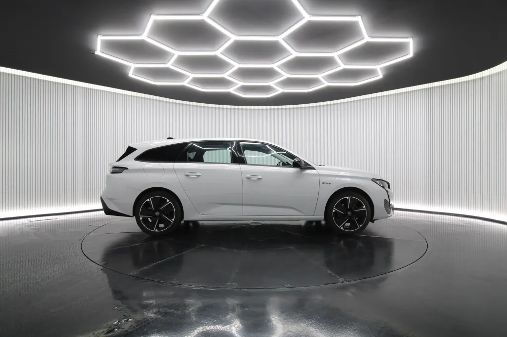 Peugeot e-308 SW