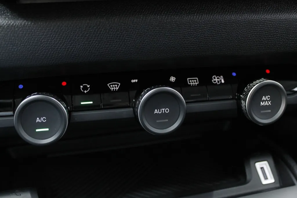 Citroen e-C4X