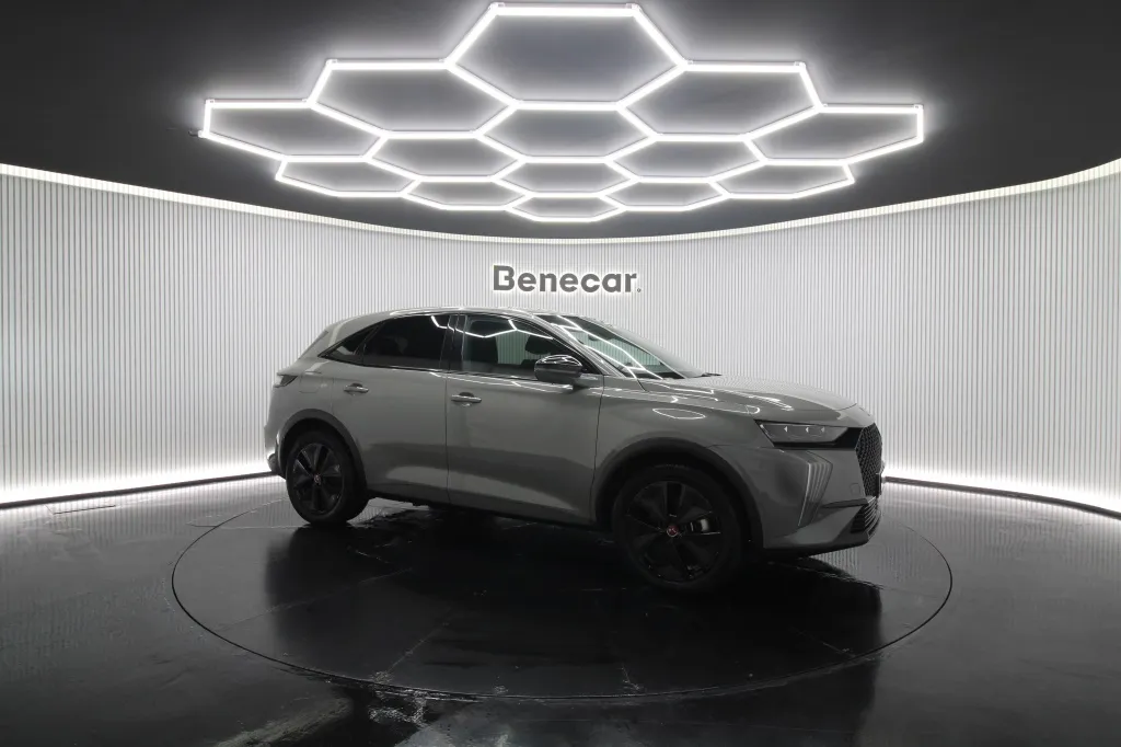 DS DS7