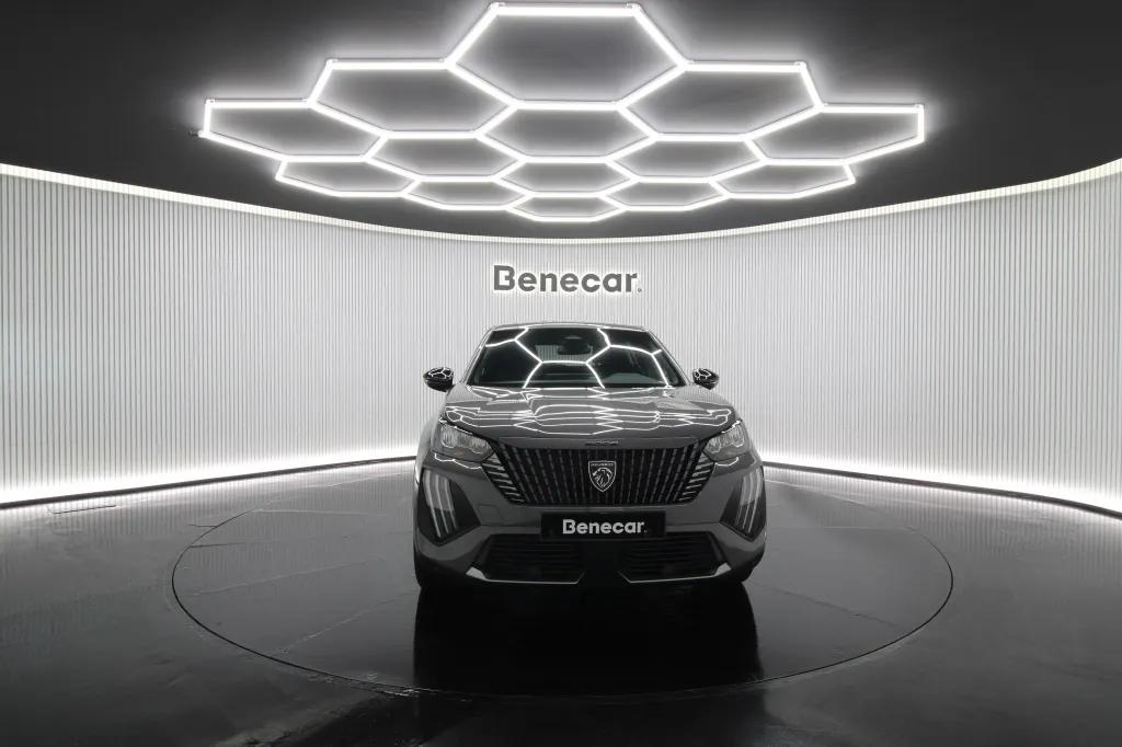 Peugeot e-2008