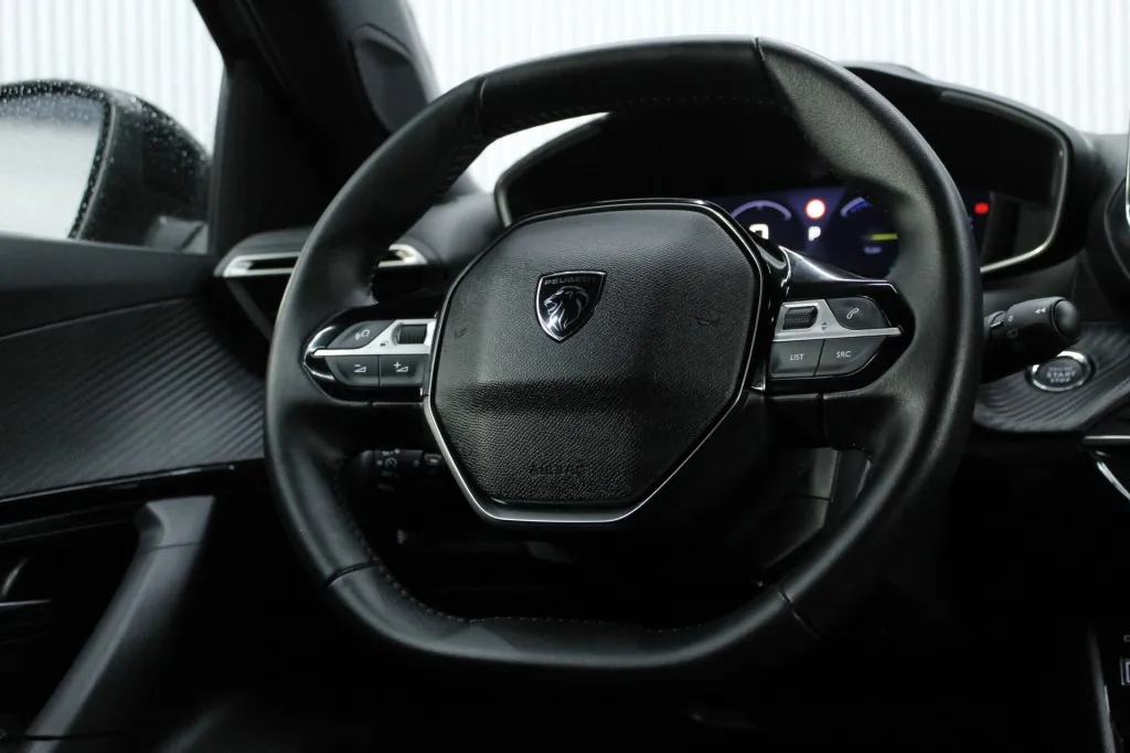 Peugeot e-2008