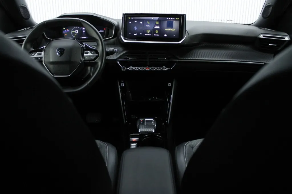Peugeot e-2008