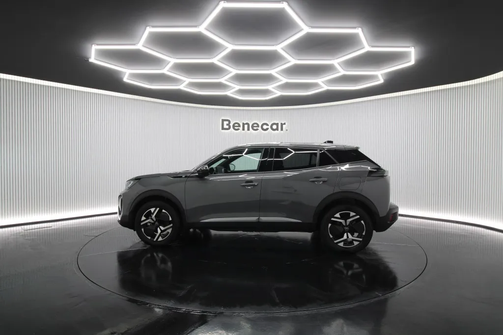 Peugeot e-2008