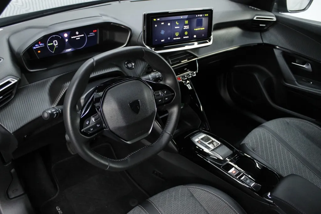 Peugeot e-2008