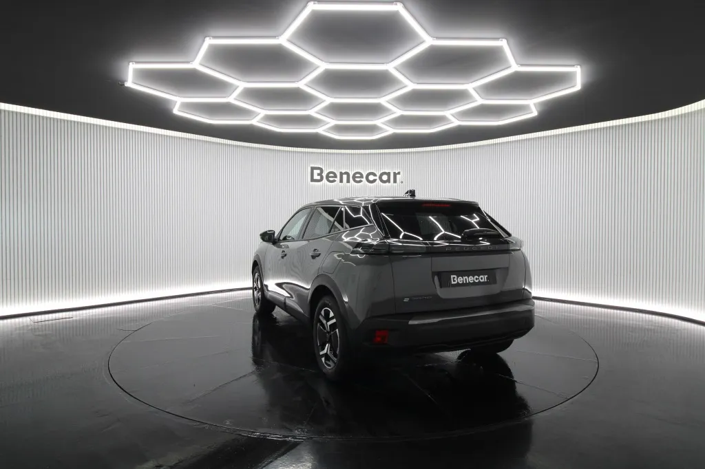 Peugeot e-2008