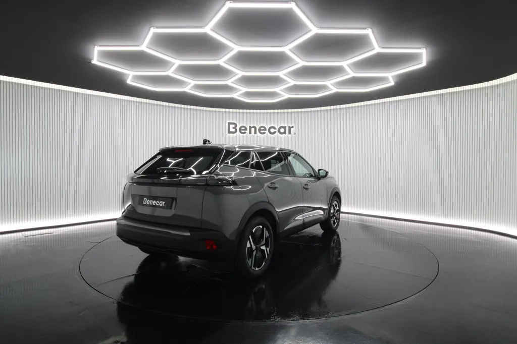 Peugeot e-2008