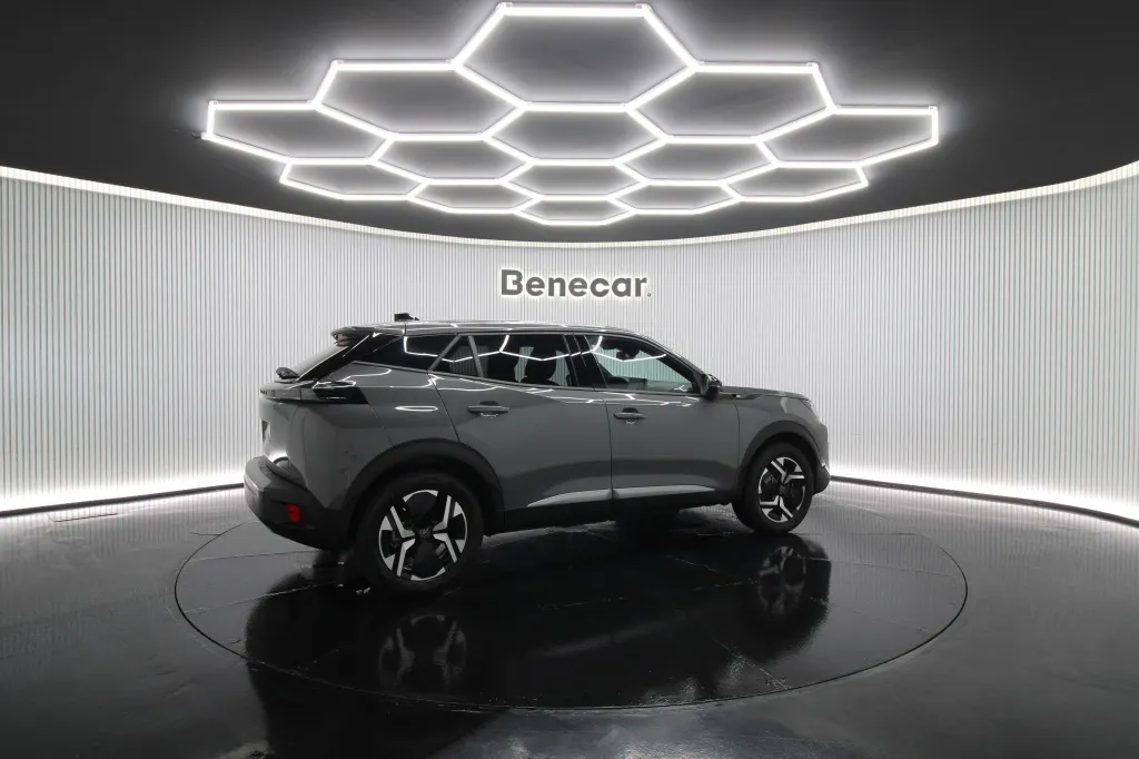Peugeot e-2008
