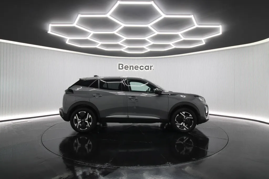 Peugeot e-2008