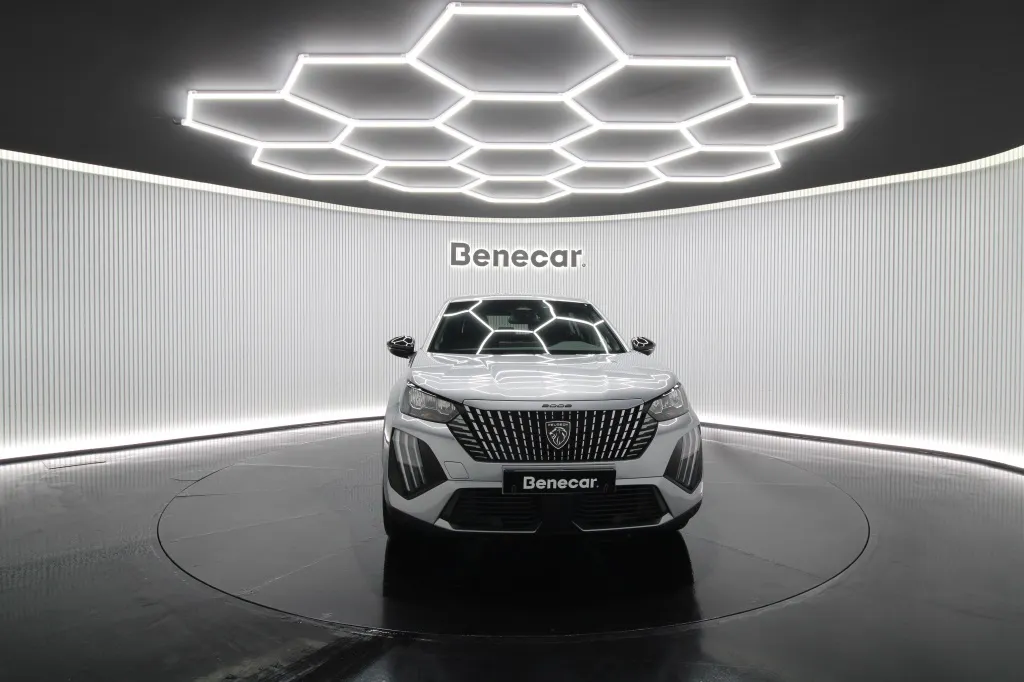 Peugeot e-2008