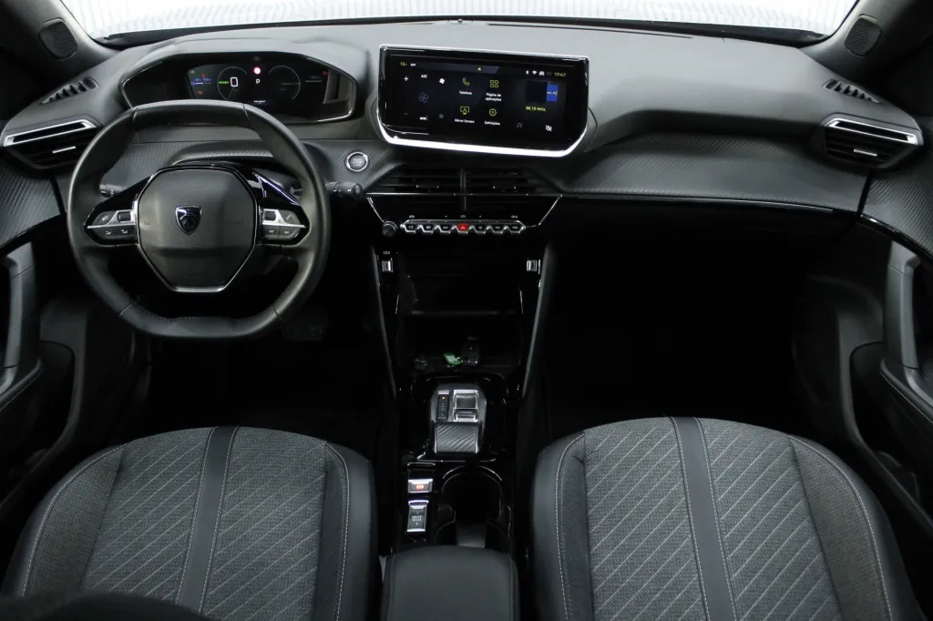 Peugeot e-2008