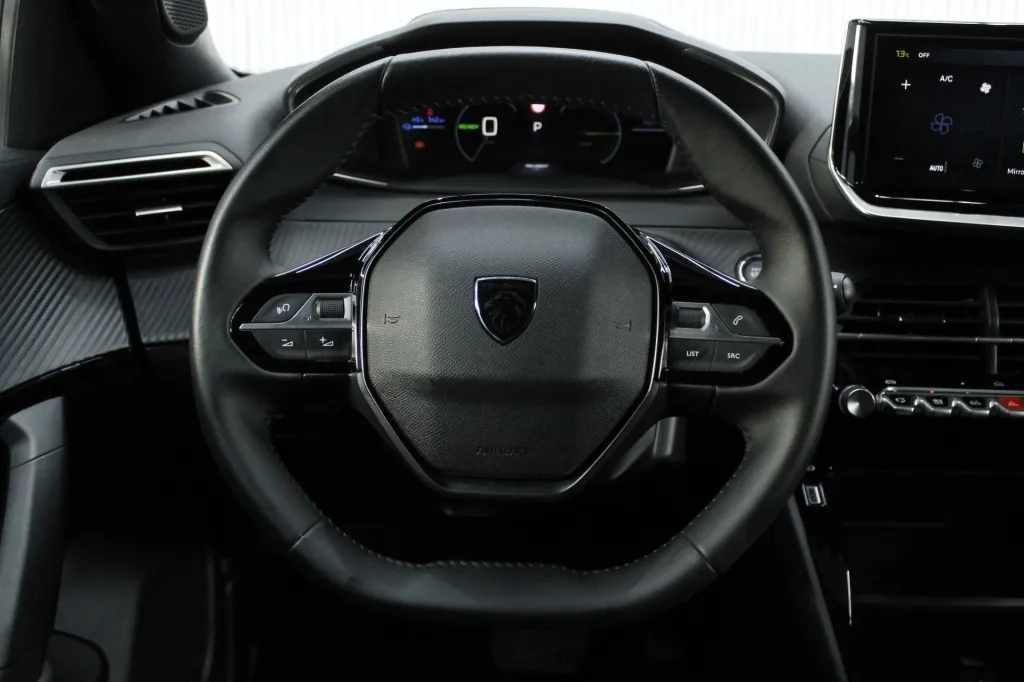 Peugeot e-2008