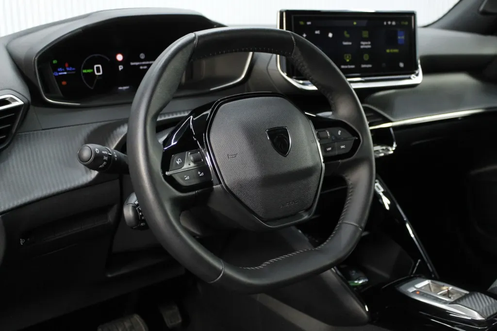Peugeot e-2008