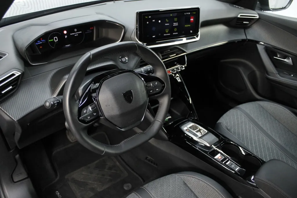 Peugeot e-2008
