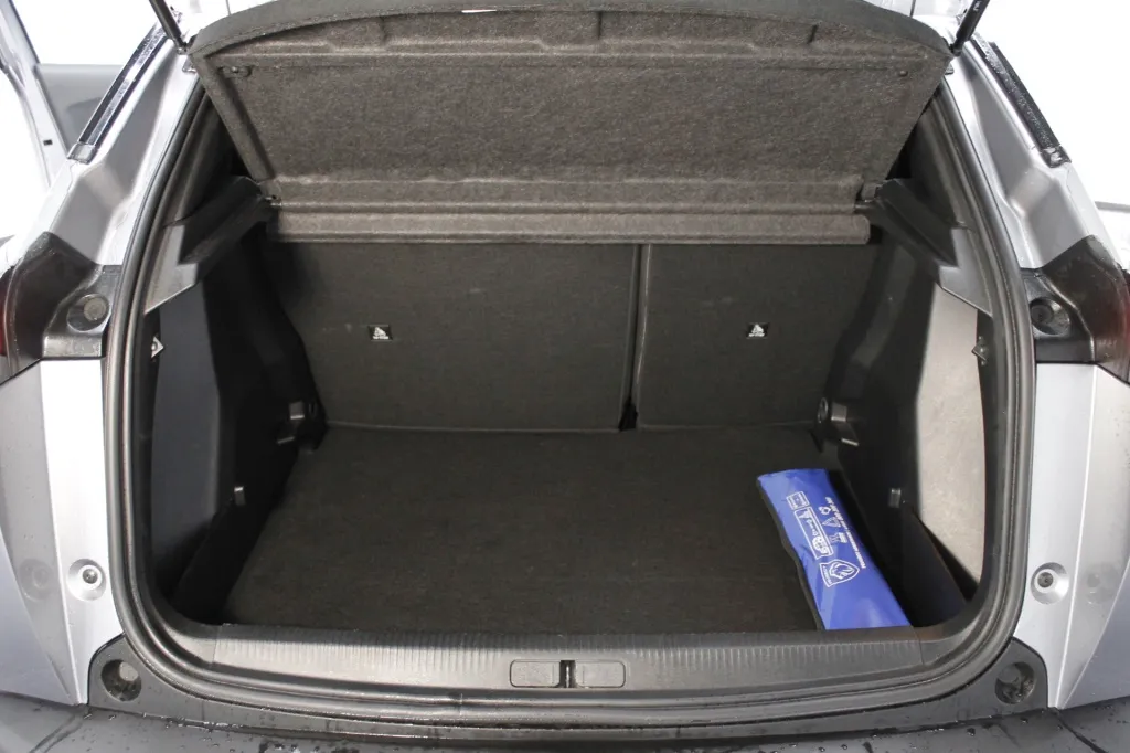 Peugeot e-2008