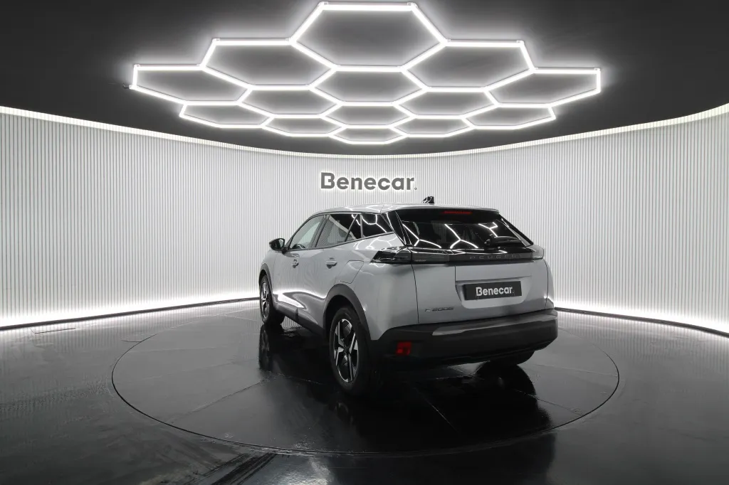 Peugeot e-2008