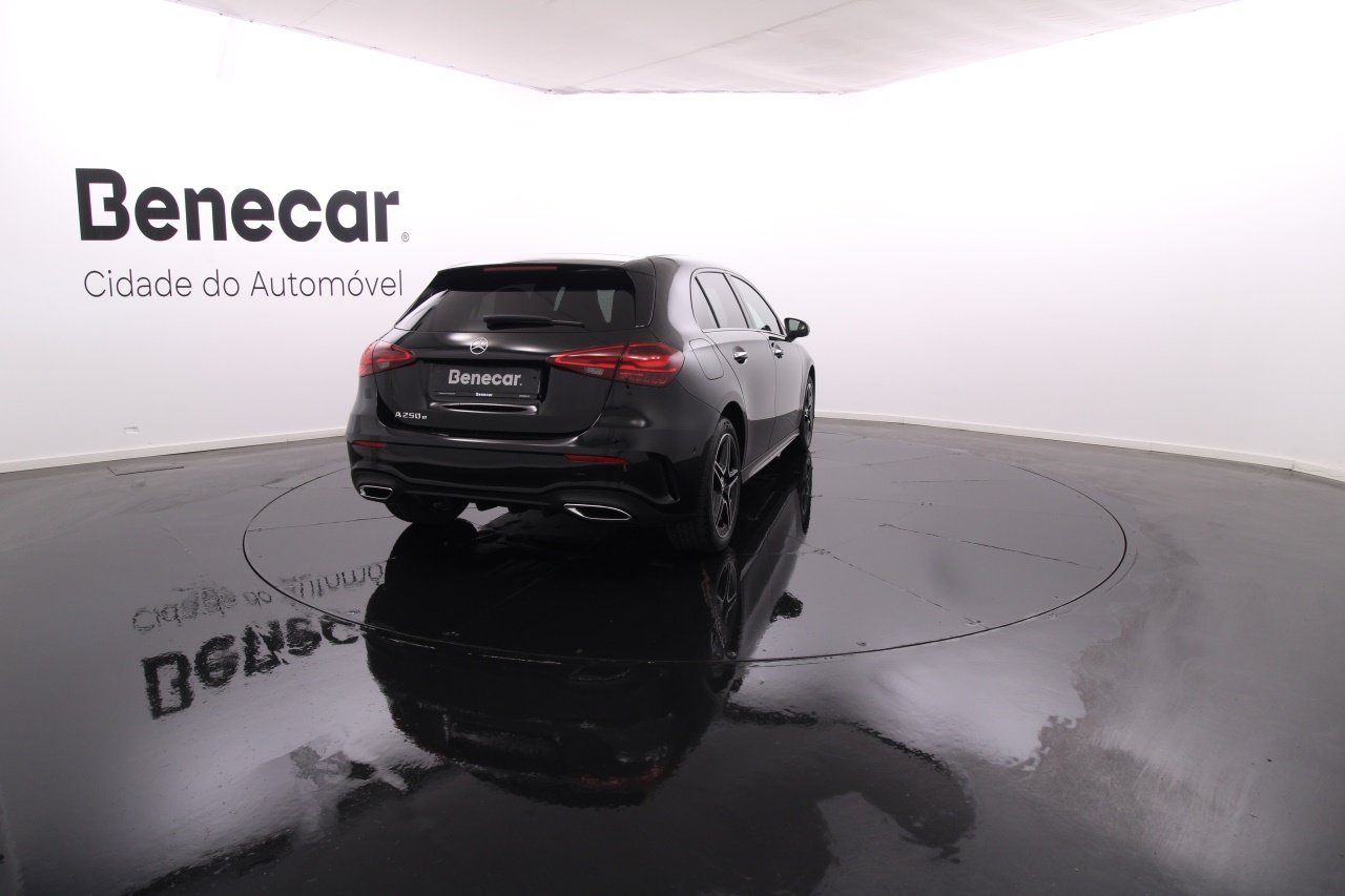 Mercedes-Benz Classe A - 250 Electric Gasoline 5 2023