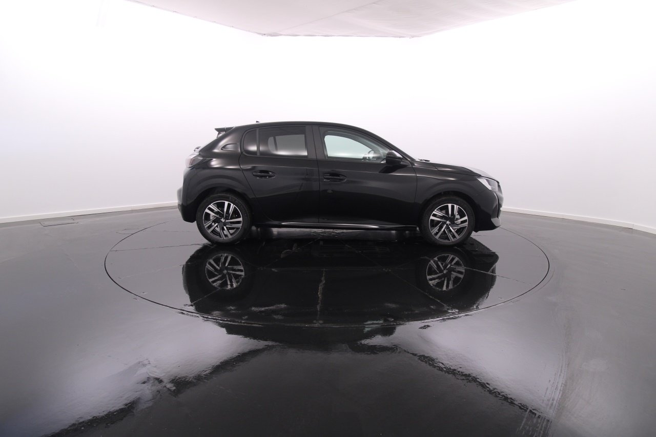 Peugeot 208 Diesel 7 2023