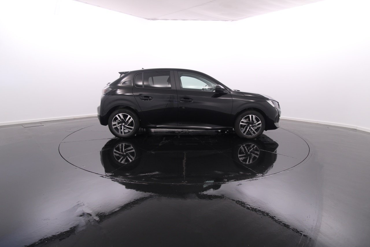 Peugeot 208 Diesel 7 2023