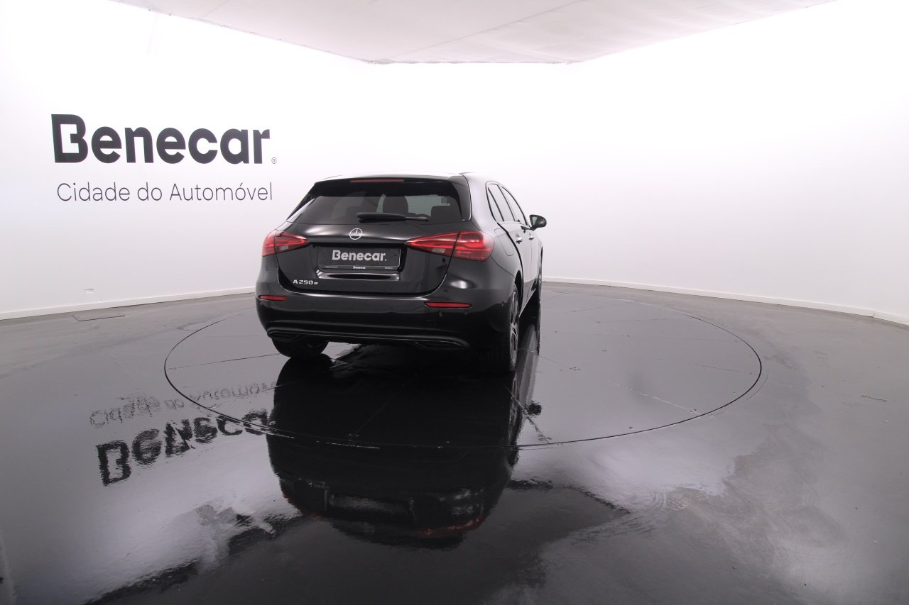 Mercedes-Benz Classe A - 250 Electric Gasoline 5 2023