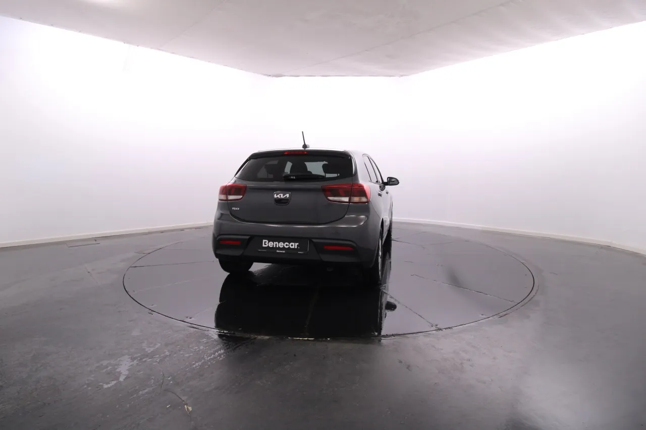 Kia Rio Gasolina 5 2023