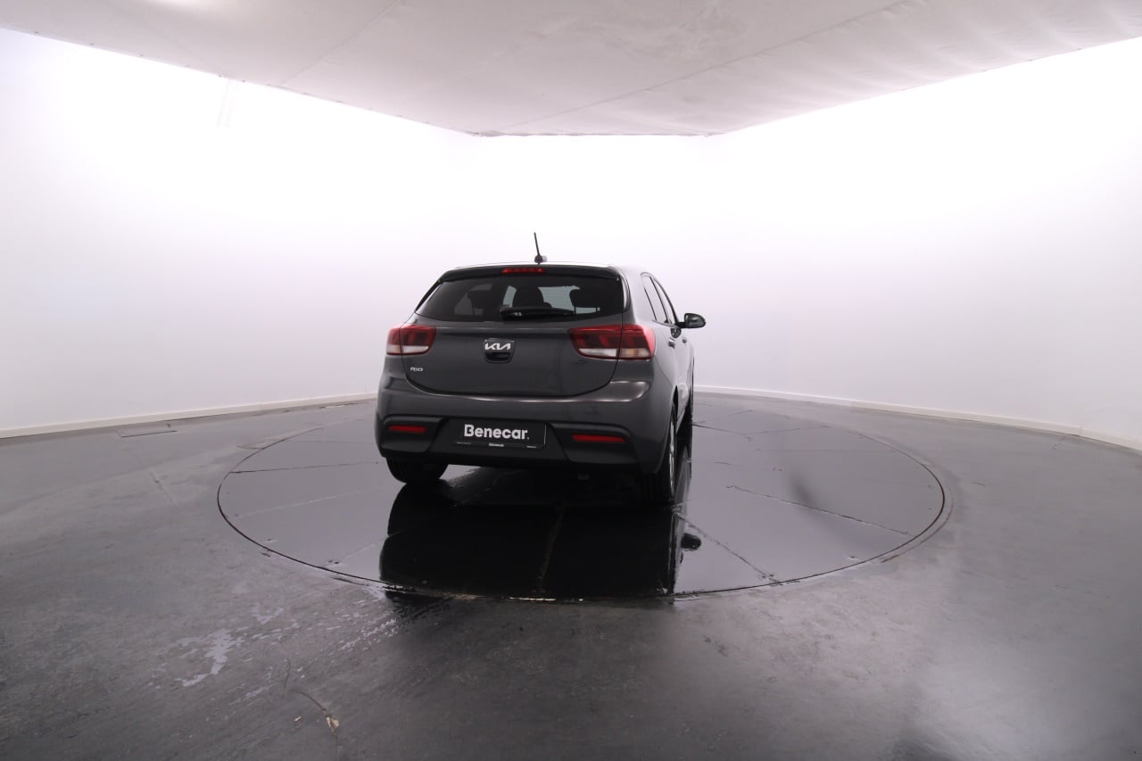 Kia Rio Gasolina 5 2023