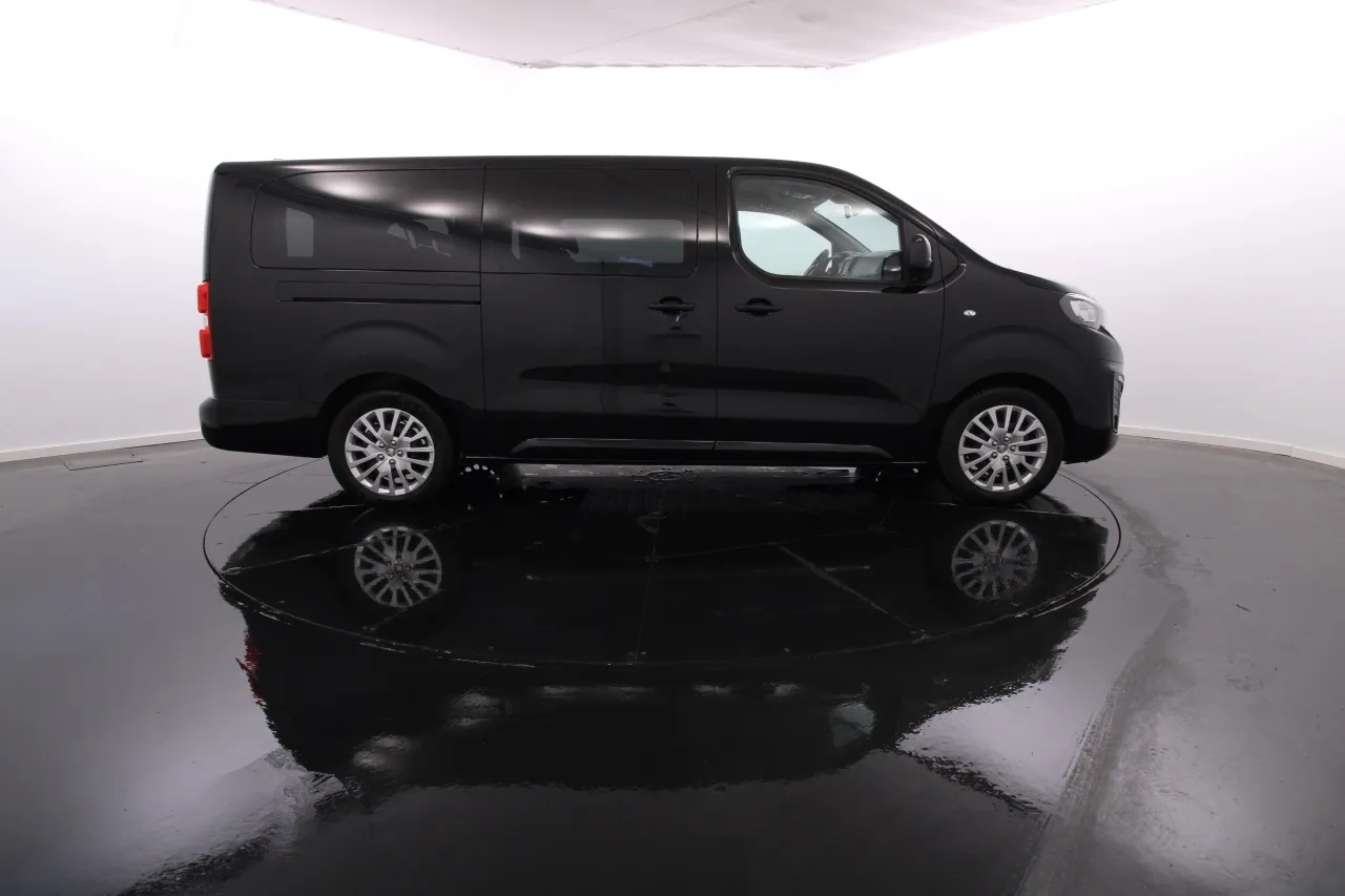 Peugeot e-Traveller Elétrico 3 2023