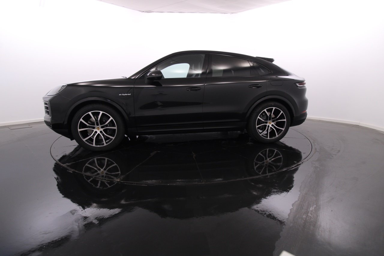 Porsche Cayenne Electric Gasoline 5 2024