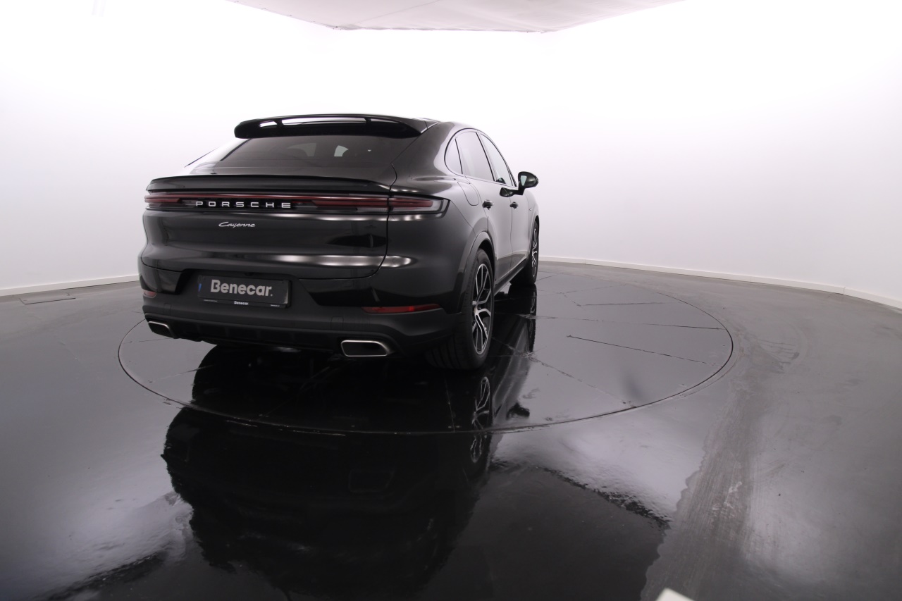 Porsche Cayenne Electric Gasoline 5 2024