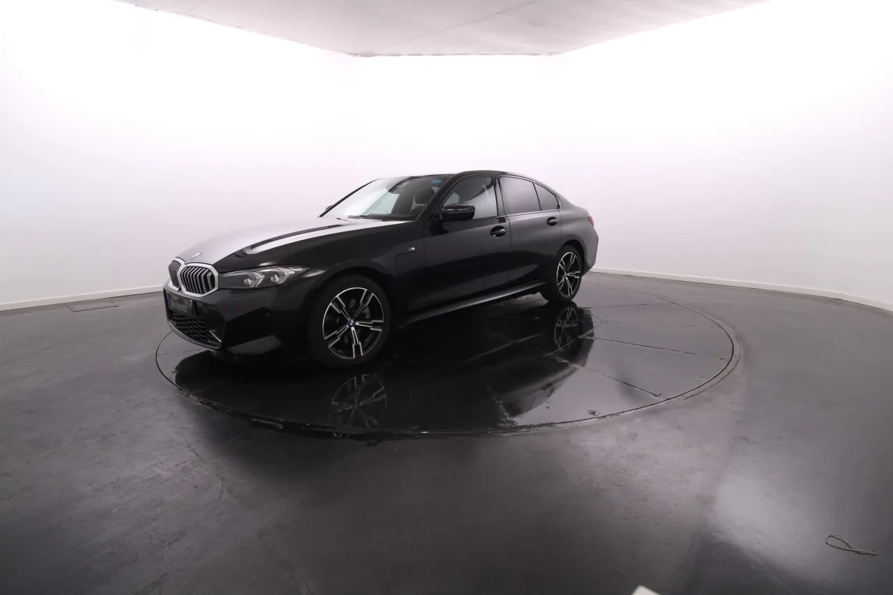 BMW Serie 3 - 330e Elétrico Gasolina 1 2025