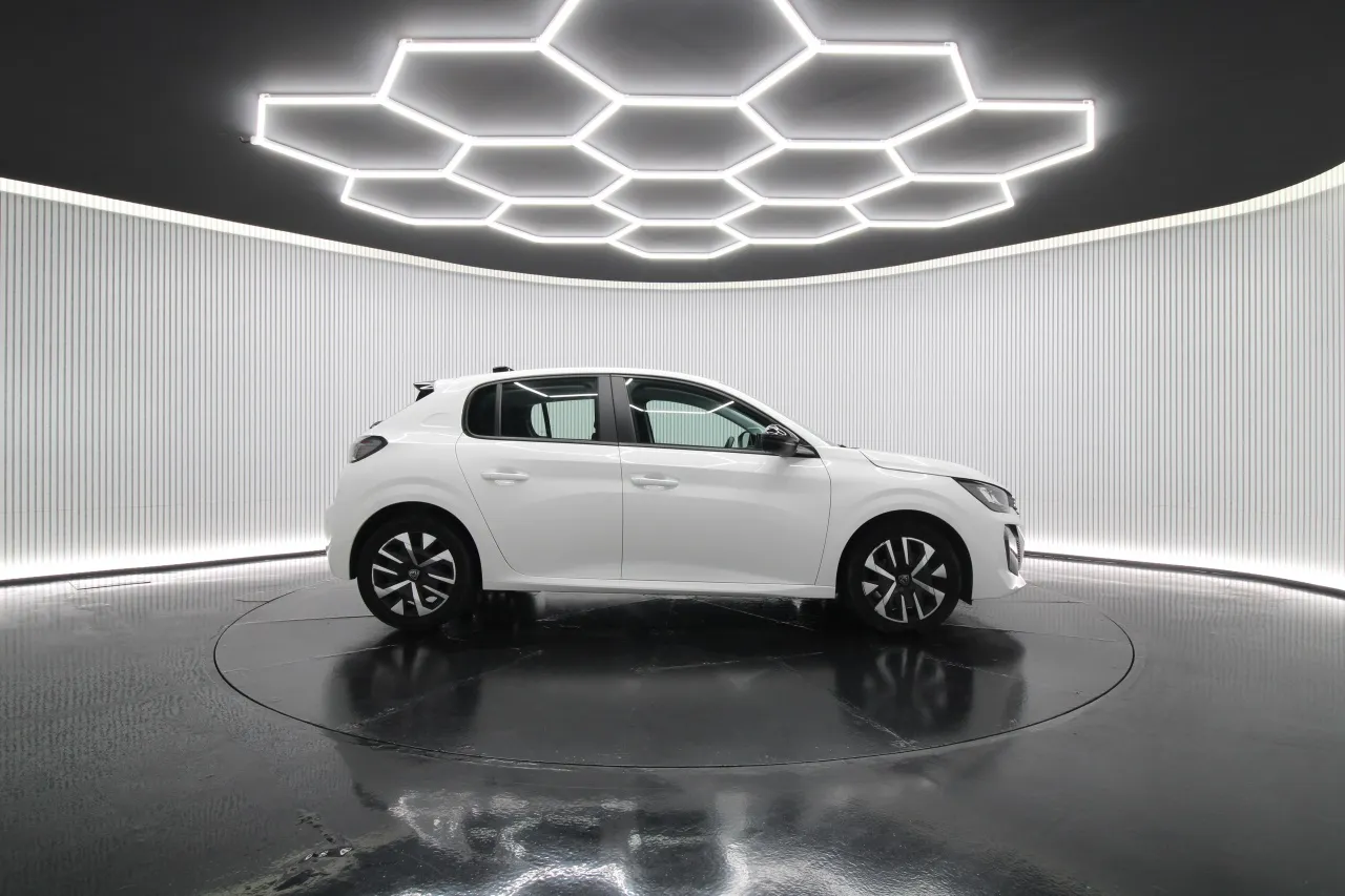 Peugeot 208 Gasoline 1 2024