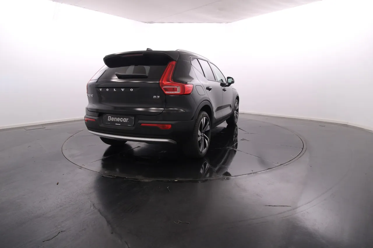 Volvo XC40 Gasoline Hybrid 6 2025