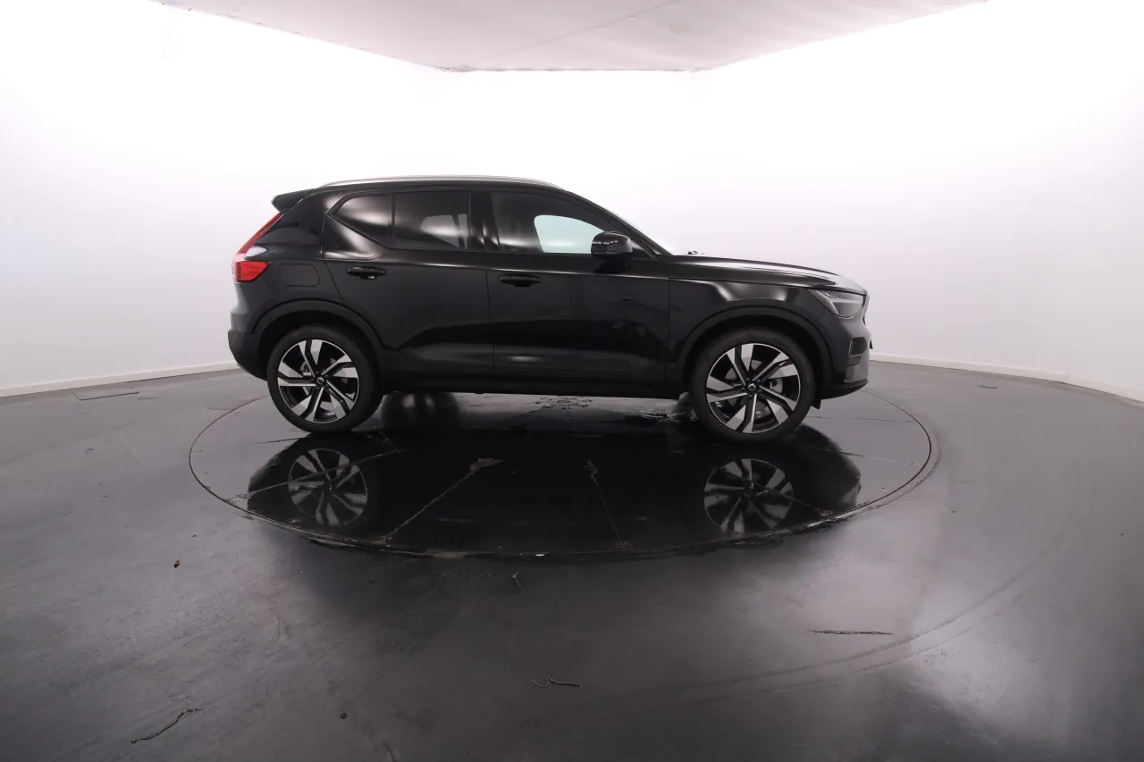 Volvo XC40 Gasoline Hybrid 6 2025