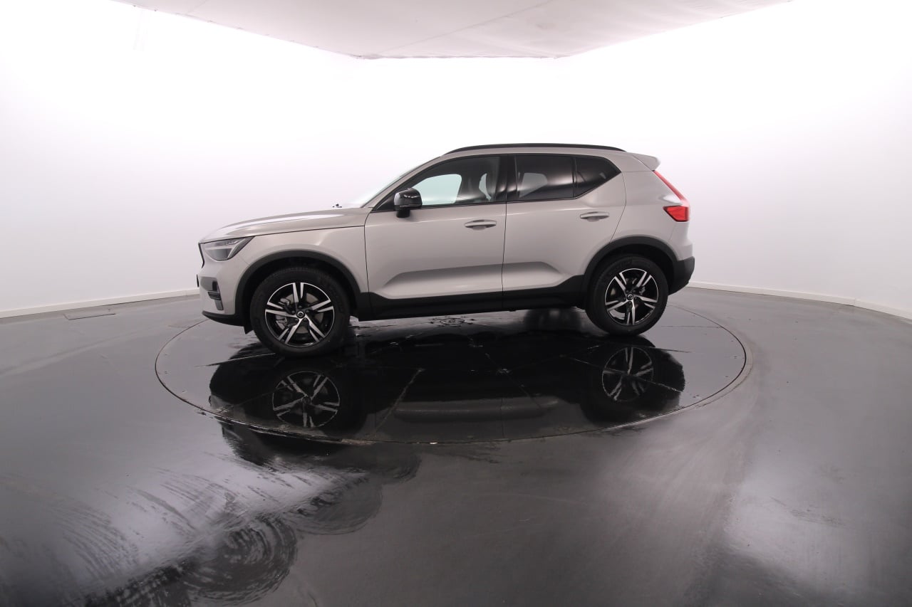 Volvo XC40 Gasoline Hybrid 3 2025