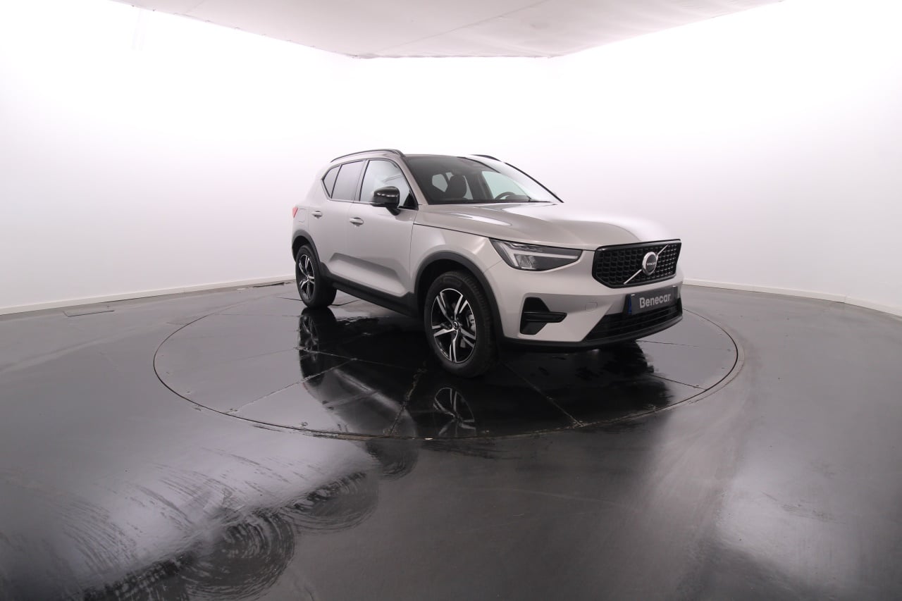 Volvo XC40 Gasoline Hybrid 3 2025